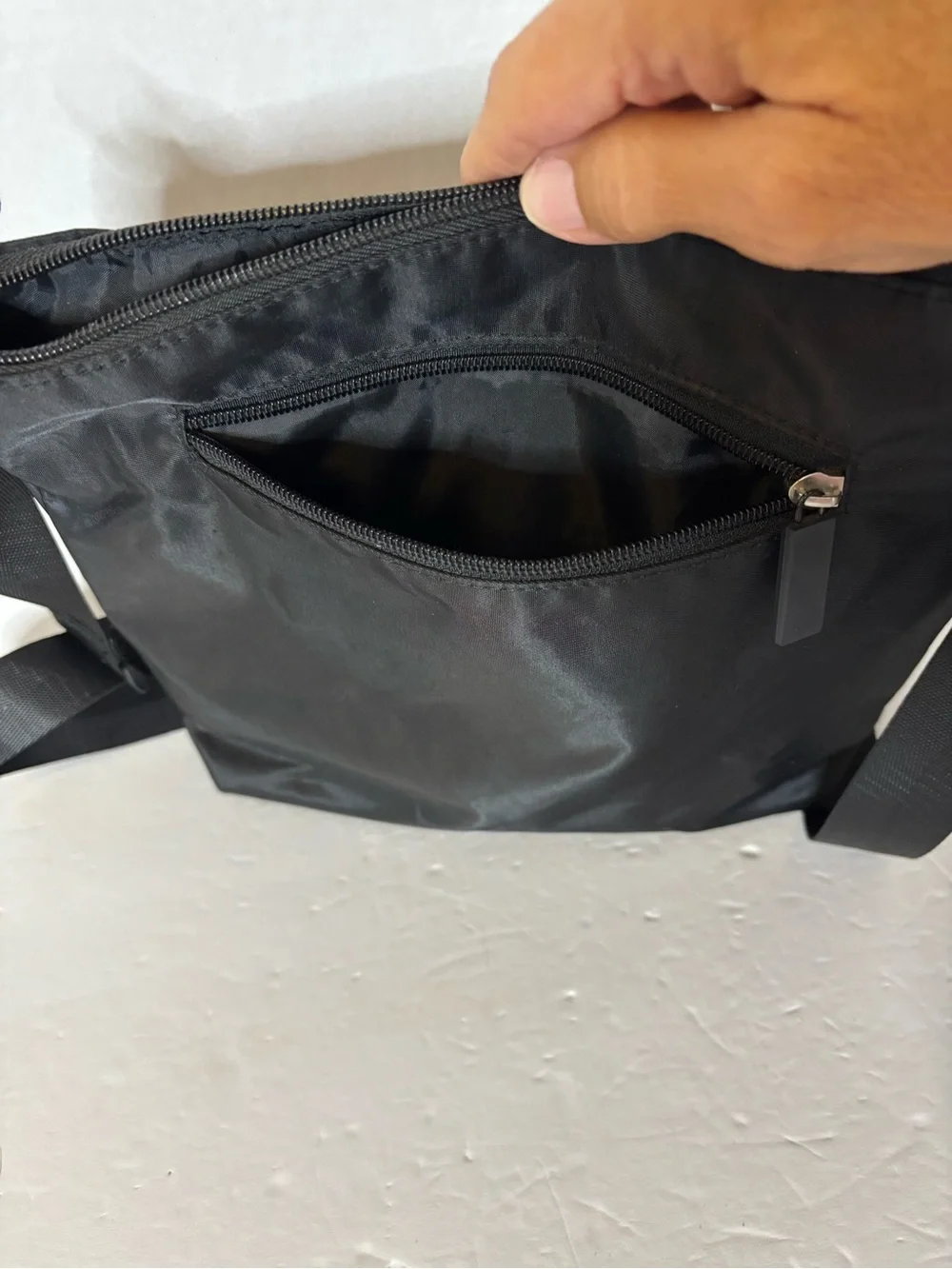 Women’s/Men’s Black and Gray Messenger Crossbody Bag